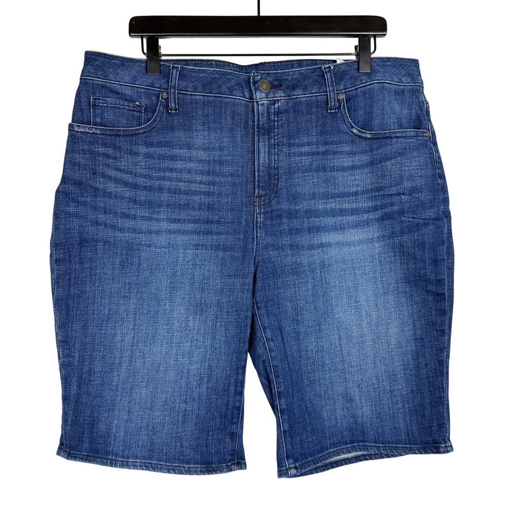Chico's So Slimming Girlfriend Short High Rise Denim Blue - Size 2.5 (14 US)